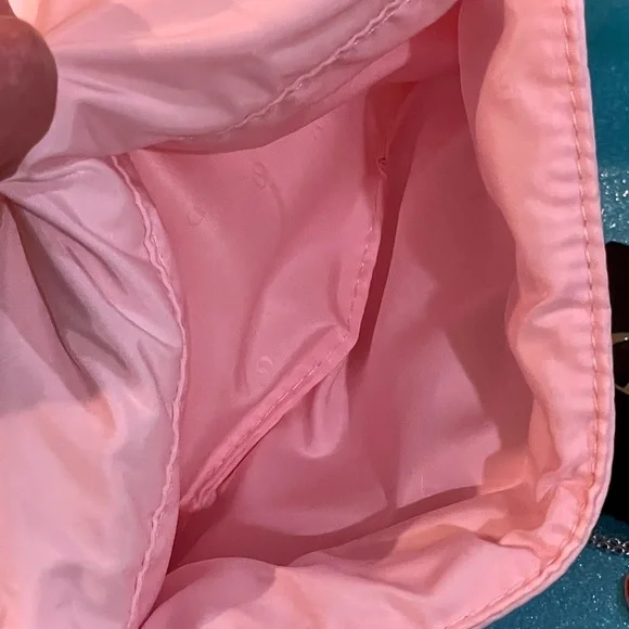 ❤️‍🔥 6 PIECE SET: Dior❤️pendant + Dior Cosmetic Bag + Dior Mirror + 3 Dior Cards - Picture 10 of 12